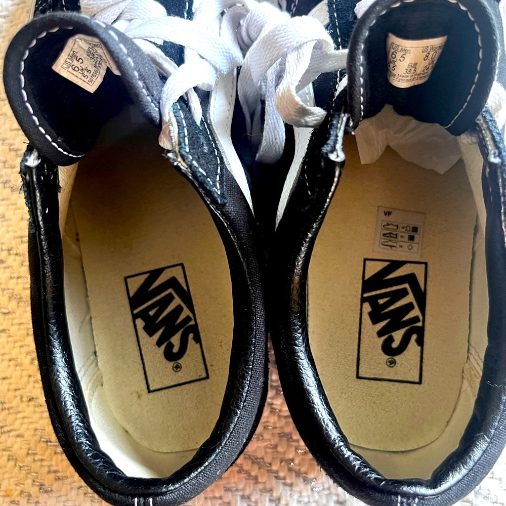 Vans - Picture 5 of 6